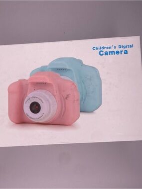 NIB Children's Digital Camera Pink Video/Photos Memory Card Rechargeable Battery